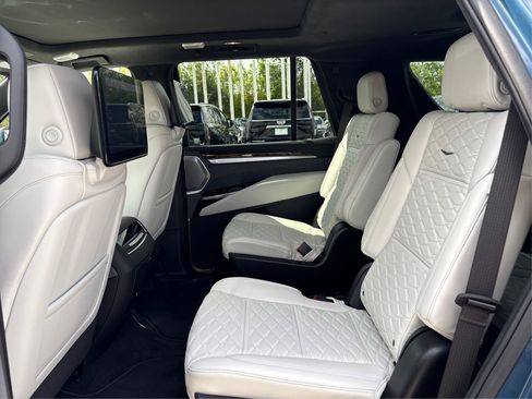 New 2026 Cadillac Escalade Platinum Sport w/ LPO, ONYX Package AWD/4WD image 10