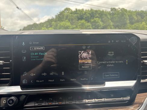 Used 2025 Chevrolet Silverado 1500 RST AWD/4WD image 19
