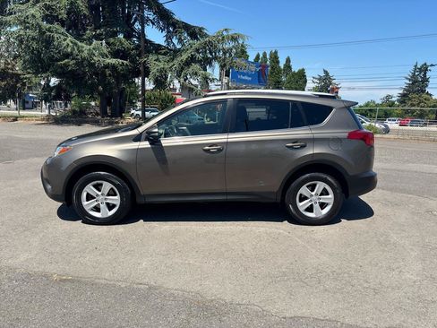 Used 2014 Toyota RAV4 XLE AWD/4WD image 11