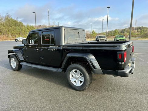 Certified 2022 Jeep Gladiator Sport image 6
