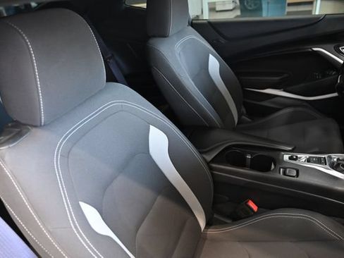 Used 2016 Chevrolet Camaro LT RWD image 10
