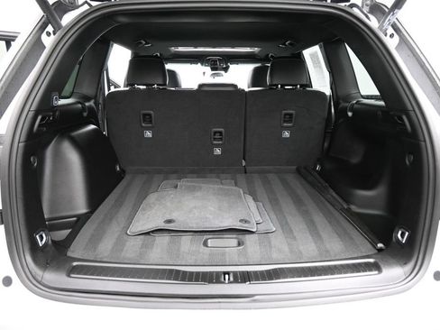 Used 2025 Jeep Grand Cherokee Altitude RWD image 20