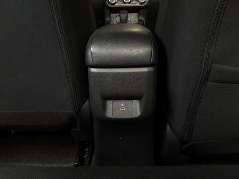 Used 2025 Nissan Versa SV FWD image 12