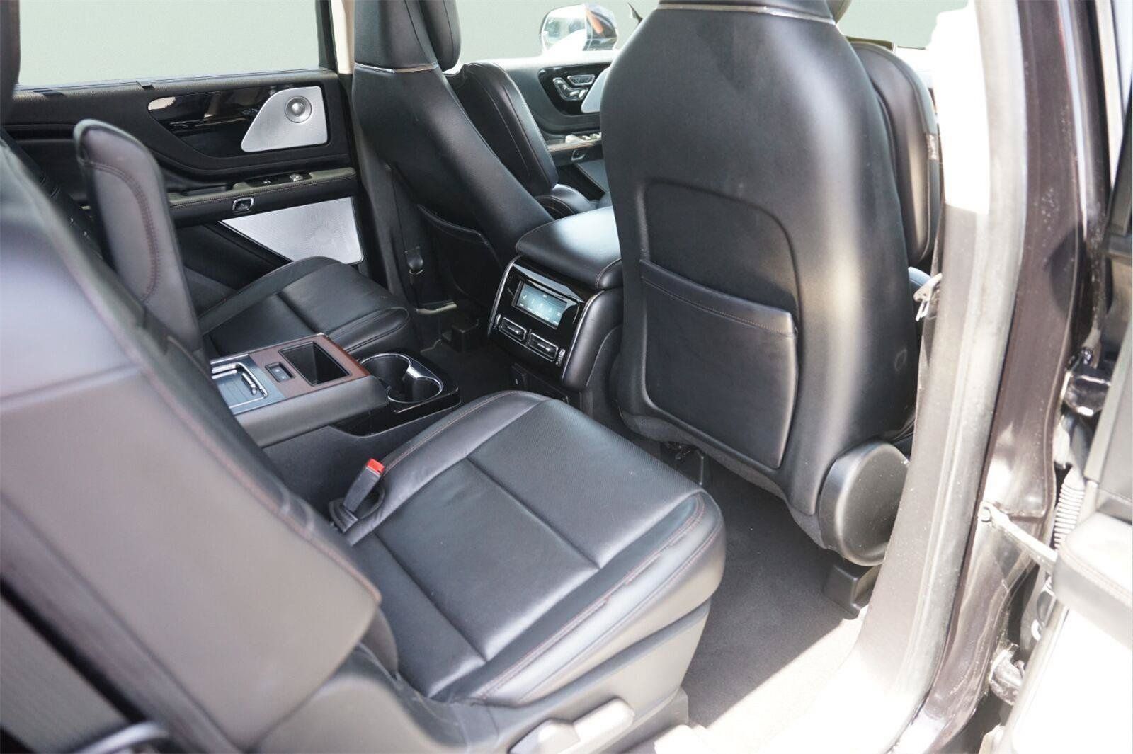 Used 2021 Lincoln Aviator Reserve w/ Equipment Group 201A RWD image 17