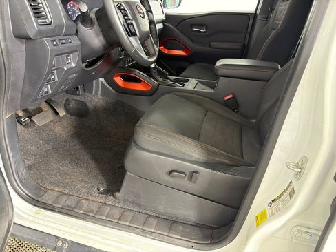 Used 2022 Nissan Frontier PRO-4X AWD/4WD image 9