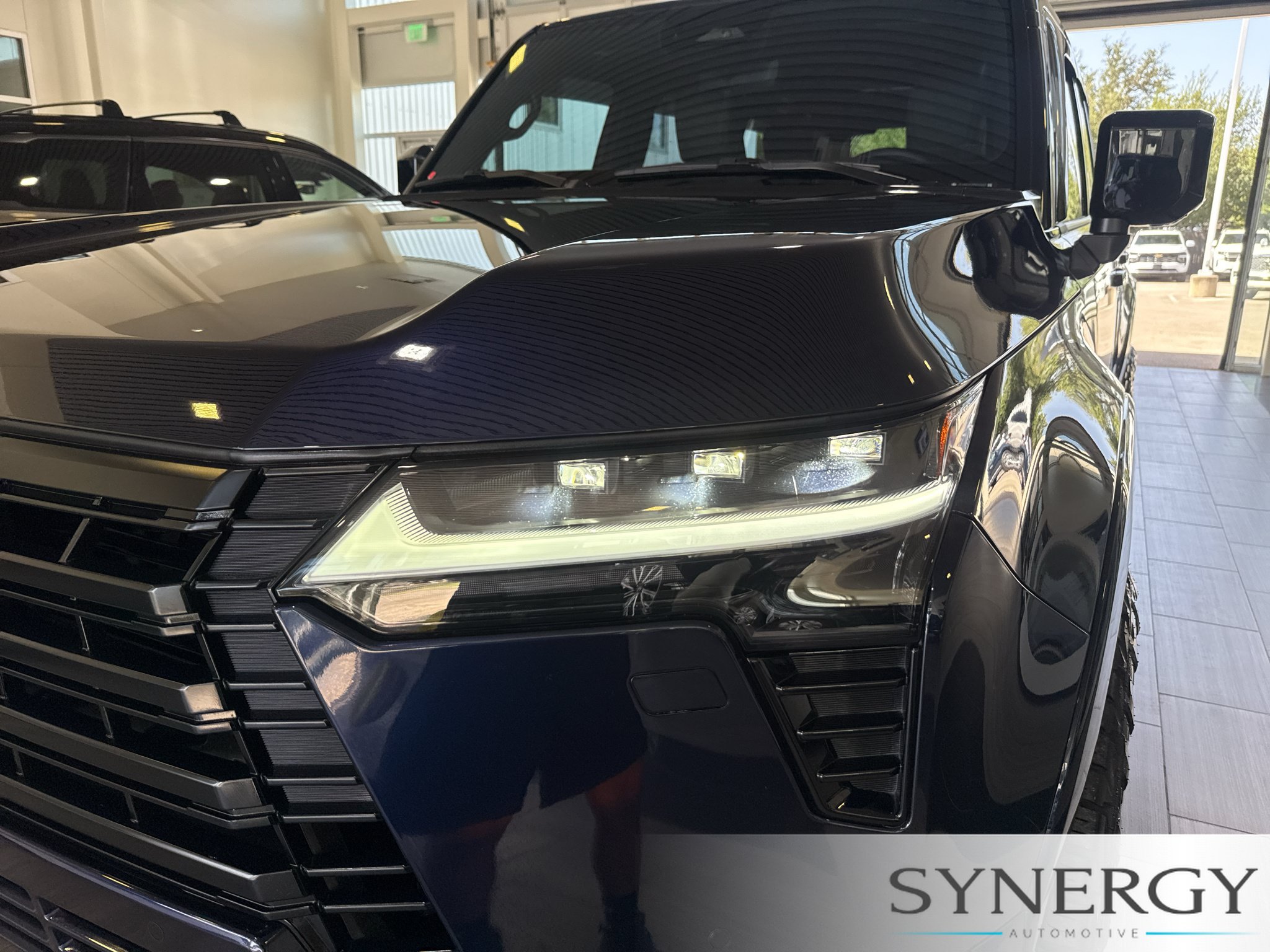 Used 2024 Lexus GX 550 w/ Accessory Package (Z1) AWD/4WD image 9