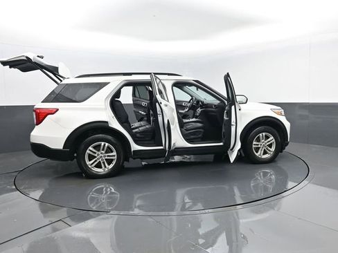 Used 2023 Ford Explorer XLT w/ Equipment Group 202A image 30