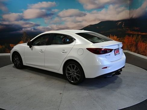 Used 2018 MAZDA MAZDA3 Grand Touring w/ Premium Equipment Package image 6