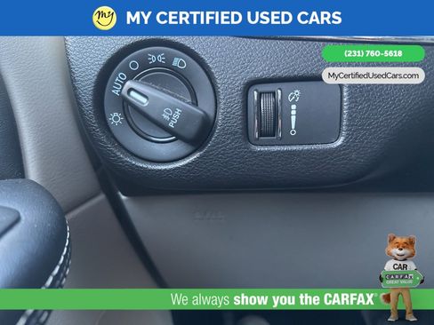 Used 2019 Dodge Grand Caravan SXT image 22