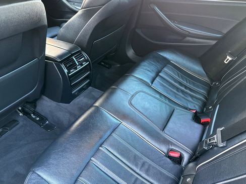 Used 2018 BMW 530e w/ Premium Package 2 image 25