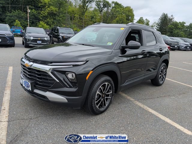 Used 2025 Chevrolet TrailBlazer LT AWD/4WD image 1