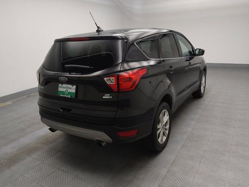 Used 2019 Ford Escape SE image 9