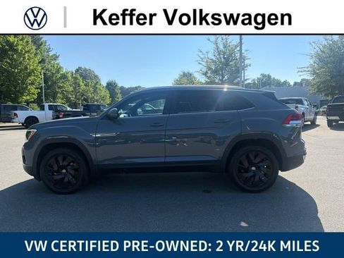 Used 2024 Volkswagen Atlas Cross Sport SE FWD image 2