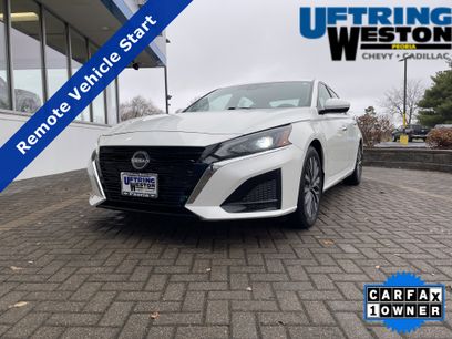 Used 2023 Nissan Altima 2.5 SV