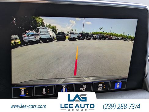 Used 2023 GMC Yukon AT4 w/ AT4 Premium Package AWD/4WD image 26