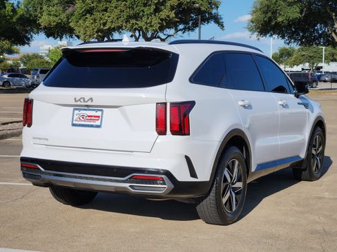 Used 2023 Kia Sorento S w/ Panoramic Sunroof Package FWD image 6