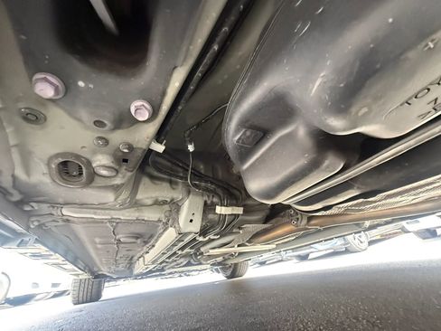 Used 2021 Toyota Corolla LE image 31