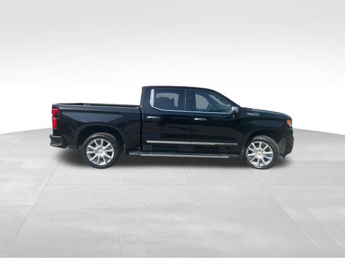 Used 2022 Chevrolet Silverado 1500 High Country w/ High Country Premium Package image 7