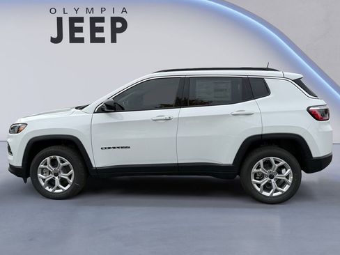 New 2026 Jeep Compass Latitude image 2