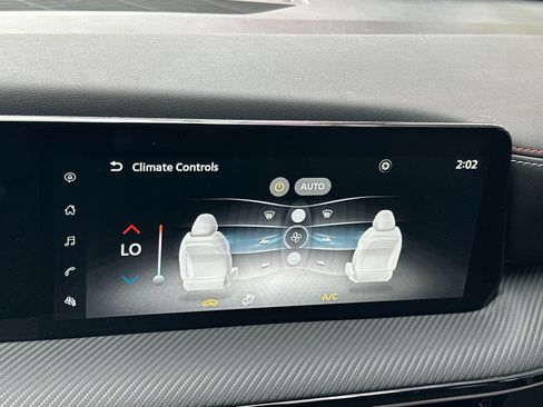 Used 2025 Nissan Kicks SR w/ Illumination Package AWD/4WD image 18