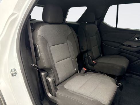 Used 2023 Chevrolet Traverse LT AWD/4WD image 17