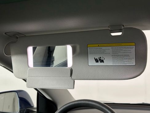 Used 2023 Tesla Model 3 Standard Range image 34