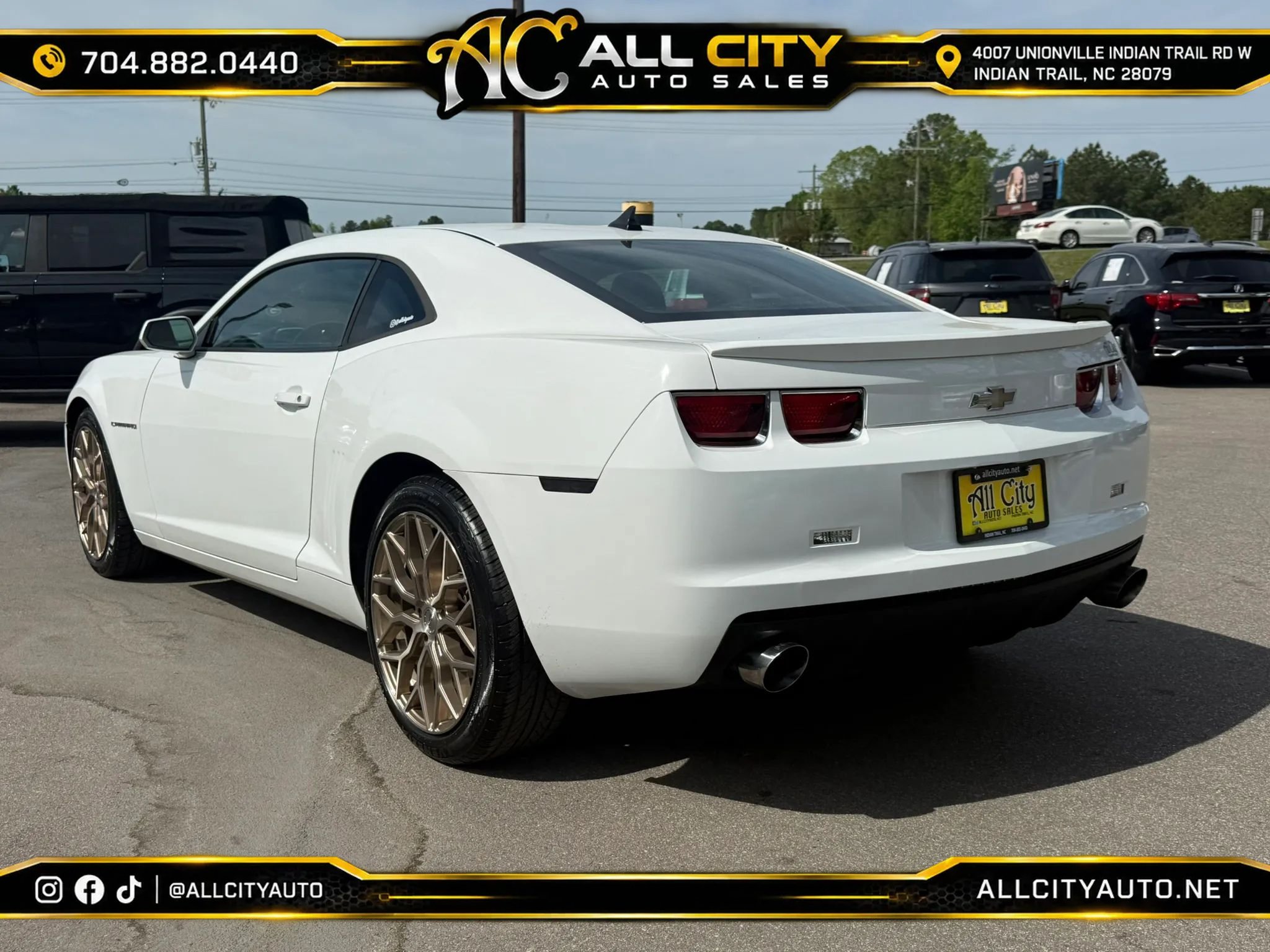 Used 2013 Chevrolet Camaro LT RWD image 5
