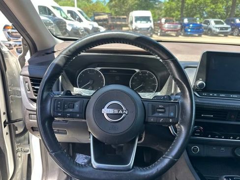 Used 2023 Nissan Rogue SV w/ SV Premium B Package FWD image 34