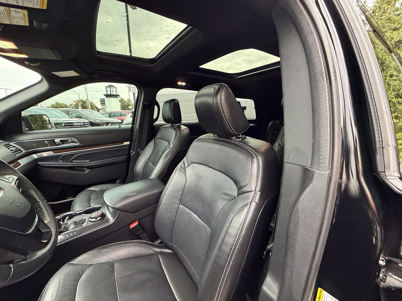 Used 2018 Ford Explorer Limited w/ Equipment Group 301A AWD/4WD image 11