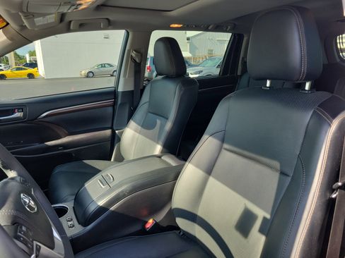 Used 2016 Toyota Highlander Limited AWD/4WD image 23