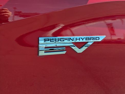 Used 2025 Mitsubishi Outlander 4WD Plug-In Hybrid image 14