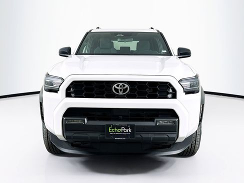 Used 2025 Toyota 4Runner TRD Off-Road image 2