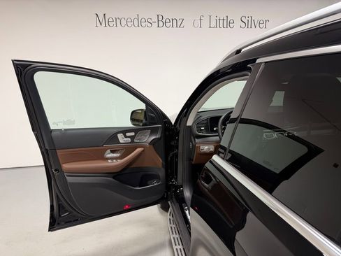 Used 2026 Mercedes-Benz GLS 450 4MATIC image 17