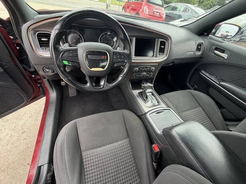 Used 2019 Dodge Charger GT RWD image 11