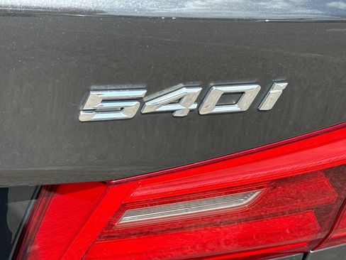 Used 2018 BMW 540i image 12