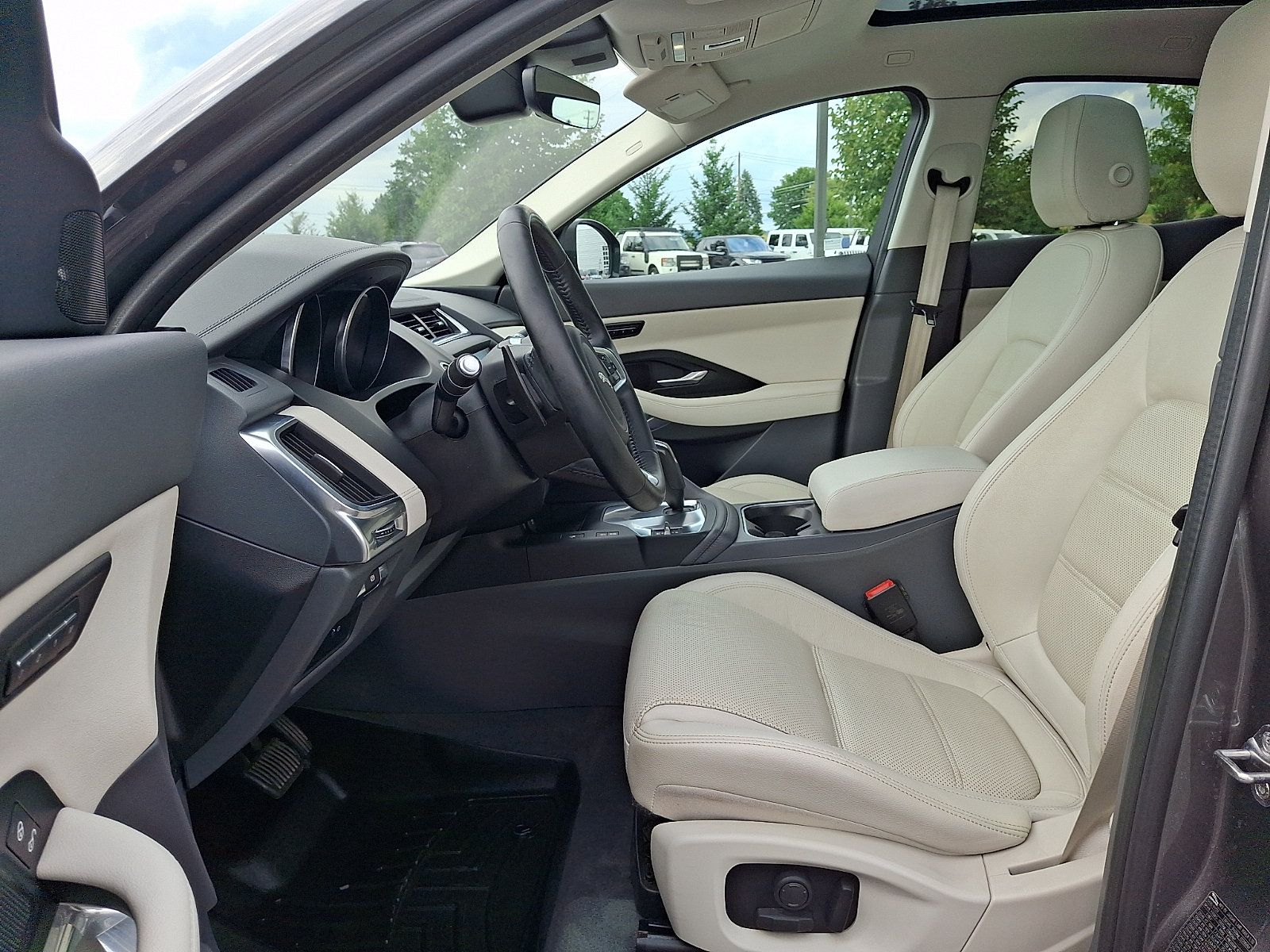Used 2020 Jaguar E-PACE SE AWD/4WD image 13