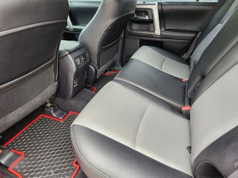 Used 2015 Toyota 4Runner SR5 Premium image 12