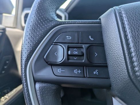Used 2025 Toyota 4Runner Limited AWD/4WD image 32
