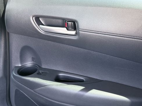 Used 2025 Toyota Corolla Cross XLE w/ Convenience Package FWD image 16