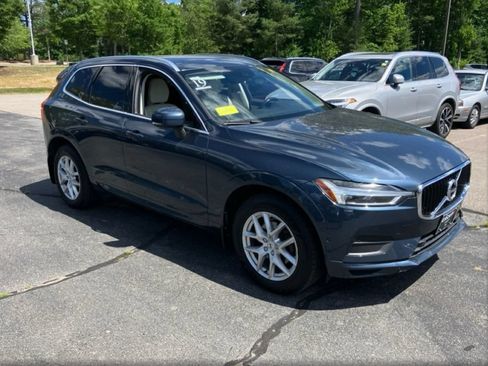 Used 2019 Volvo XC60 T5 Momentum w/ Premium Package AWD/4WD image 2