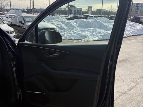 Used 2023 Audi Q7 3.0T Prestige image 25