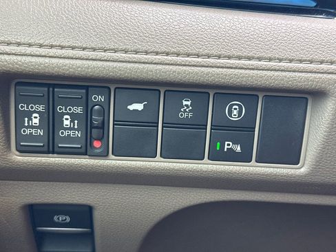 Used 2021 Honda Odyssey Elite image 32