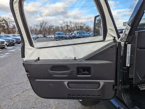 Used 2002 Jeep Wrangler Sahara AWD/4WD image 14