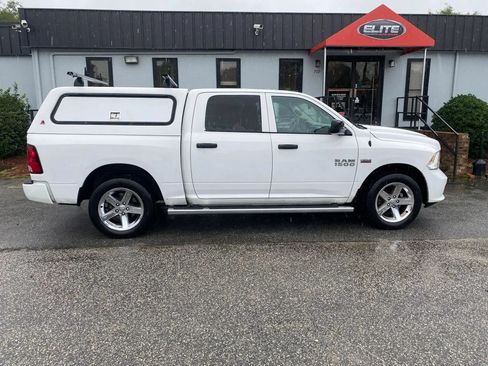 Used 2015 RAM 1500 Express AWD/4WD image 2