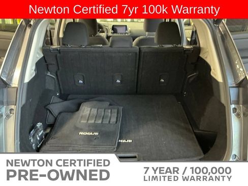 Used 2025 Nissan Rogue SV FWD image 18