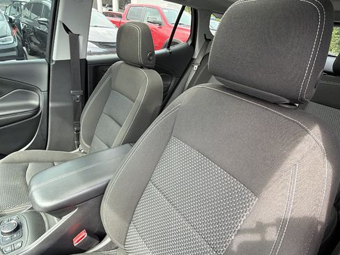 Used 2022 GMC Terrain SLE w/ Driver Convenience Package AWD/4WD image 17