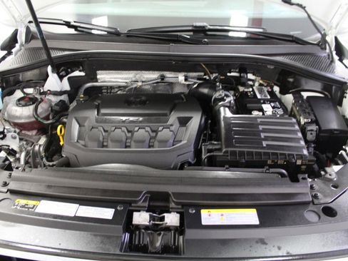 Used 2022 Volkswagen Tiguan SE R-Line AWD/4WD image 34
