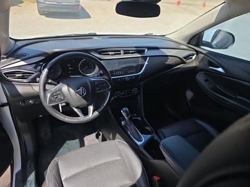 Used 2021 Buick Encore GX Essence FWD image 9