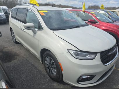 Used 2021 Chrysler Pacifica Touring-L