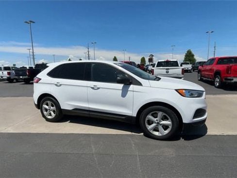 Used 2020 Ford Edge SE image 2